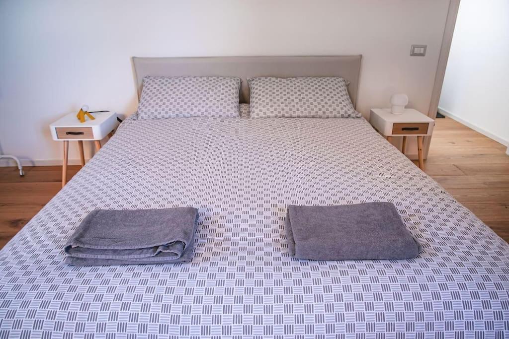 A Casa Di Silvia Apartment เรกานาติ ภายนอก รูปภาพ